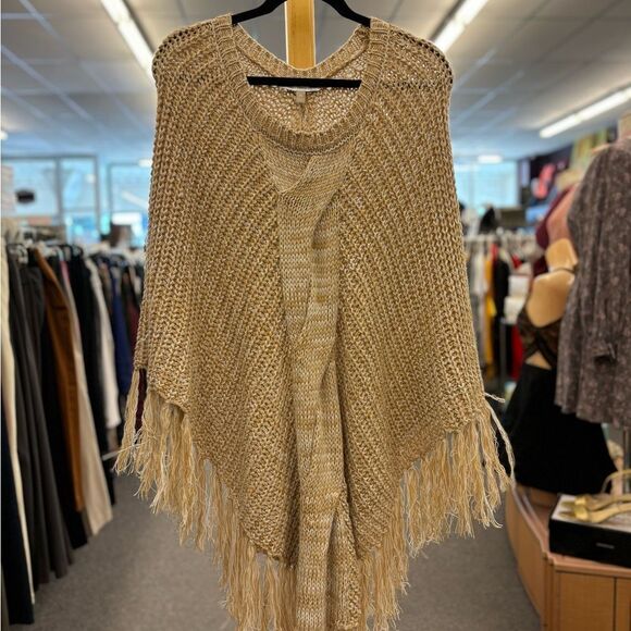 New Keren Hart one size tan poncho - Picture 1 of 4